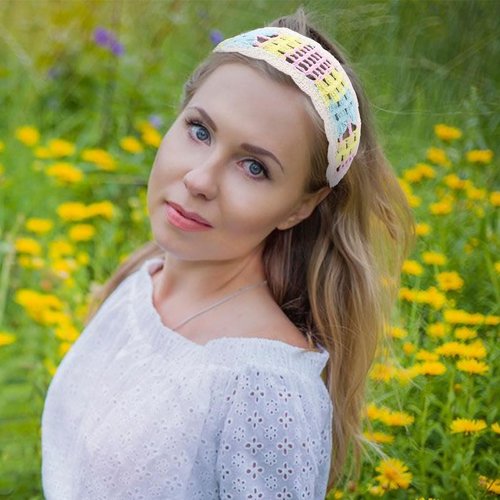 Urieo 2 Pcs Rainbow Crochet Bandana Headband Knitted Hair Scarf Hair Bandanas Daily Party Tie-back Head Kerchief for Women Girls