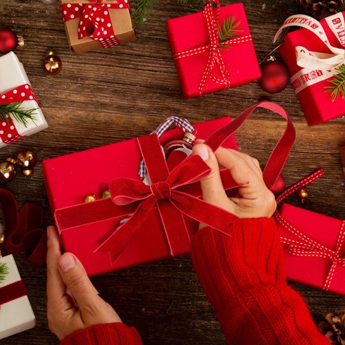 Chuangdi Velvet Ribbon Spool Vintage Velvet Ribbons for Gift Wrapping Decoration Party Wedding Arts Crafts Wide Single Face Velvet Ribbon Bow Making(Burgundy, 1 Inch, 30 Yard)