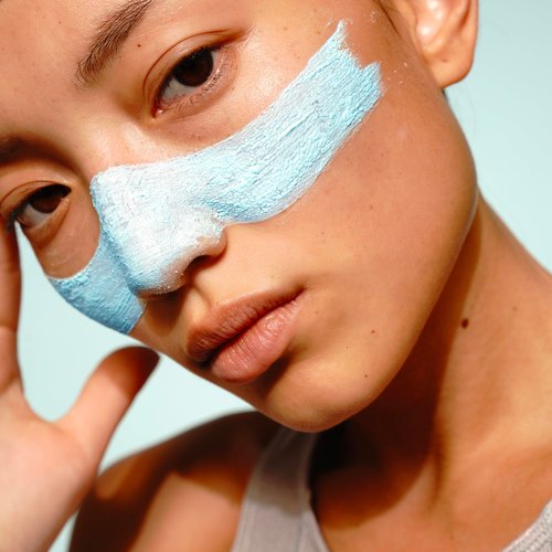 FRÉ Exfoliating Acne Face Mask, Detox Me Skincare - Prevents Acne, Breakouts & Unclogs Pores - Argan Oil, Dead Sea Salt & Kaolin Clay Mask for Face - Facial Scrub Blackhead & Dark Spot Reducer