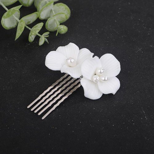 Teyglen Bride Flower Wedding Hair Comb Bridal Flower Headpiece Small Cute White Flower Pearl Hair Piece Decorative Hair Jewelry Accessories for Women Girls (Silver)