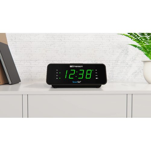 Emerson SmartSet Dual Alarm Clock Radio with AM/FM Radio, Dimmer, Sleep Timer and .9" LED Display, CKS1900