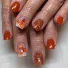 Fall Maple Leaf Press on Nails Short Square Fake Nails Maple Leaves with Gold Glitter Design Thanksgiving Maple Leaves False Nails Nude Autumn Stick on Nails Holiday Artificial Acrylic Nails for Women