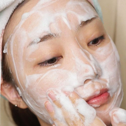 THANKYOU FARMER Back To Iceland Cleansing Foam 4.22 Fl Oz (120ml) - Pore Cleansing, Moisturized-Finish, Mens Face Wash, Face Cleanser, Face Wash For Women, Face Wash For Oily Skin