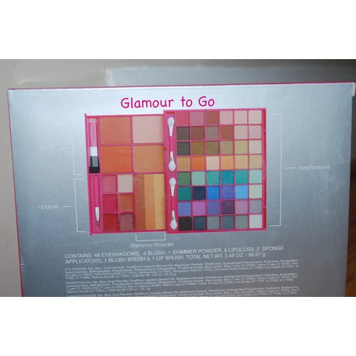 Glamour to Go Makeup Artist Palette Kit 60pc Eyeshadow Blush Lip Gloss