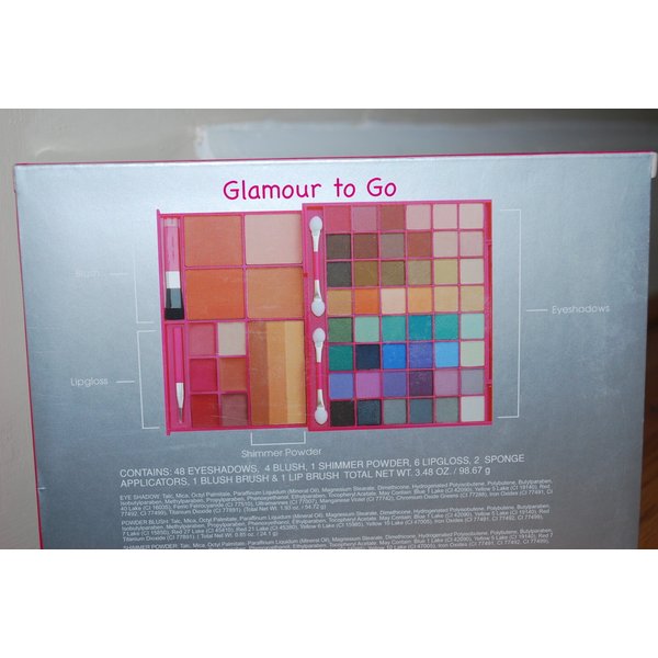 Glamour to Go Makeup Artist Palette Kit 60pc Eyeshadow Blush Lip Gloss