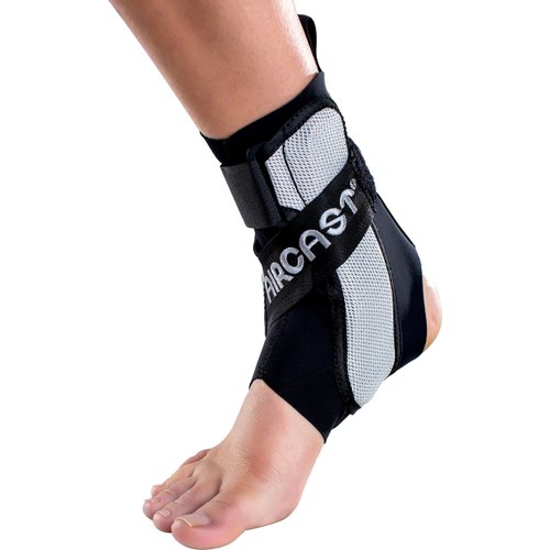 Aircast A60 Ankle Support Brace, Right Foot, Black, Medium (Shoe Size: Men's 7.5-11.5 / Women's 9-13)