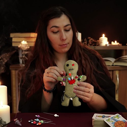 Kathfly 8 Pcs Voodoo Doll Set Include Horror Doll, 7 Pcs Skull Pins Ghost Doll Soft Revenge Dammit Creepy Dolls Pin Holder Voodoo Resin Metal Straight Pins Stress Relieving(Flaxen)
