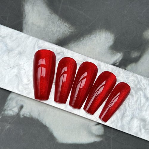 KKUUOO Wine Red Press on Nails Medium Coffin Fake Nails Gradient Design False Nails Shiny Acrylic Nails Full Cover Stick on Nails Christmas Press on Nails for Women Valentine's Day Xmas Manicure