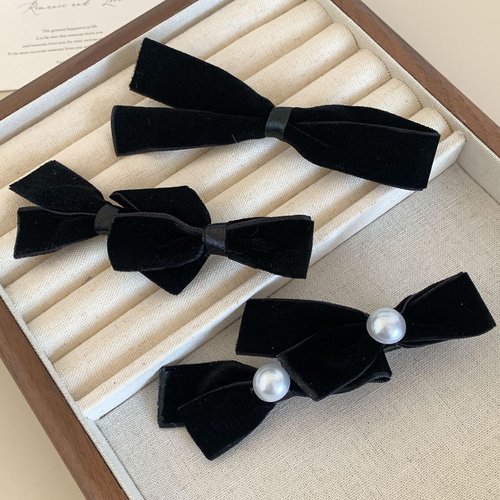 3Pcs Velvet Bow Hair Clips for Women Girls Black Ribbon Bowknot Alligator Clip for Curly Thick Hair Cute Solid Ponytail Holder Nonslip Pearl Hair Barrette Snap Hairpins Sweet Hair Accessories