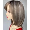 RENERSHOW Short Ombre Grey Wigs for Women Layered Chin length Gray Bob Wig Mid-length Straight Hair Wig Natural Looking Synthetic Wig