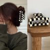 ZHOUMEIWENSP 1pces Plaid Hair Clips, Claw Banana Clips for Thick Hair Black White Jaws French Tortoise Shell Clips for Female Girls (Rectangle)