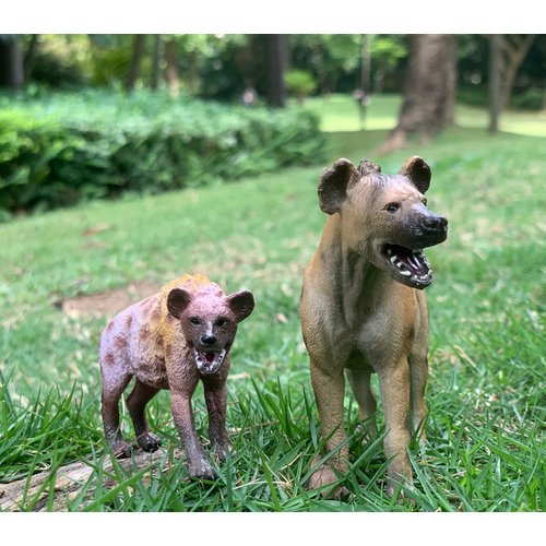 Gemini&Genius Hyena Toys, Wild Hyena Animal Toys, Wolf Action Figures, Great Creative Play Gift, Collection, Cake Topper, Role-Play, Storytelling Props, Party Supplies and Room Decoration for Kids