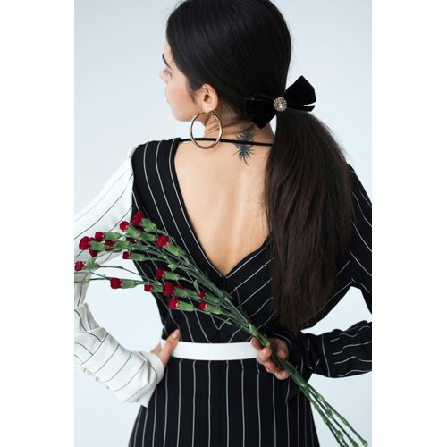 Lavifinac 2 Pcs Black Velvet Scrunchies for Women and Teen, Hair Ties with Bow Bowknot Elastics No Damage Elastic Hair Rubber Bands Hair Accessories Ponytail Holder