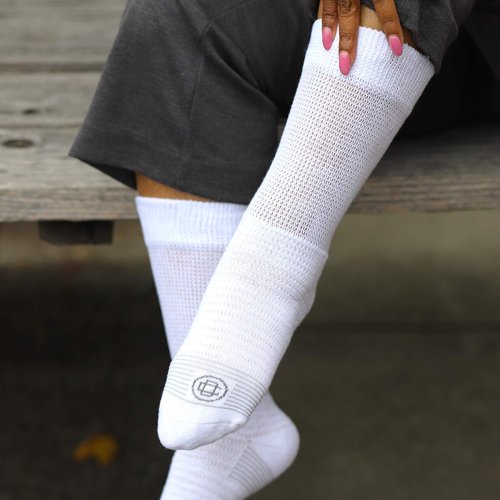 Doctor's Choice Diabetic Socks for Women, Neuropathy Socks for Women, Non-Binding, Aloe Infused Diabetic Crew Socks for Arthritis & Swollen Feet, 2 Pairs, White, Medium, Women Size 9-11