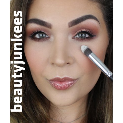 Small Concealer Brush Under Eye – Mini Tapered Kabuki Makeup Brush for Blending, Setting, Contour Eyeshadow, Powder, Cream Make Up, Vegan Synthetic