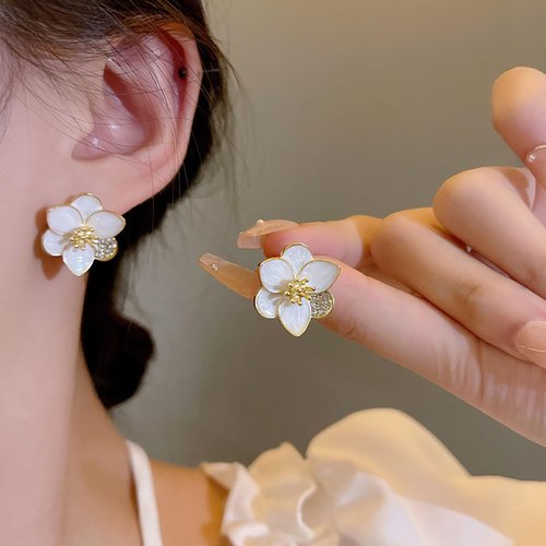 Sttiafay Vintage Enamel Flower Stud Earrings Camellia Flower Earrings Gold Crystal Flower Petal Earrings White Petal Stud Earrings Jewelry for Women