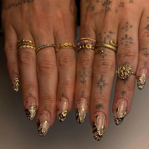MISUD Press on Nails Medium Almond Fake Nails Glossy Glue on Nails Gold Chrome Acrylic Nails Stiletto Artificial Nails Swirl Star Sun Stick on False Nails with Design 24 pcs