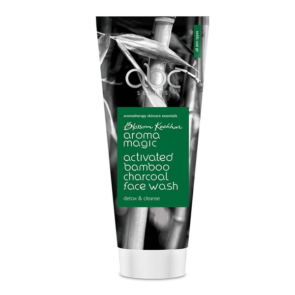 Aroma Magic Activated Charcoal Face Wash | Gently Cleanses Excess Oil & Dirt | Helps Tighten Pores | Removes Dead Cells & Impurities | for Smooth & Radiant Skin | 3.38 Fl Oz/100ml