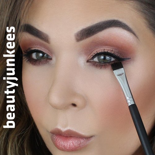 Thin Eyeliner Brush - Small Flat Eyeliner Brush, Flat Makeup Brush Eyeshadow Lash Liner, Smudge Brush, Concealer Brush for Eyebrows, Firm Synthetic Eye Liner Brush for Shaping, Blending, Contouring