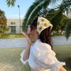 GSHLLO Floral Crochet Hair Bandana Boho Flower Head Scarf Knitted Daisy Hair Scarves Vintage Triangle Hair Kerchief for Women Girls Beige