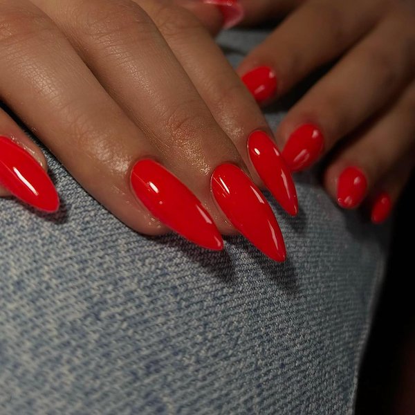 Orange Red Press on Nails Medium Length,KXAMELIE Gel Glue on Nails Almond Nails Press on,Natural Stick on Nails for Women,Reusable Stiletto Nails Acrylic,Short Almond Nails Set in 12 Sizes