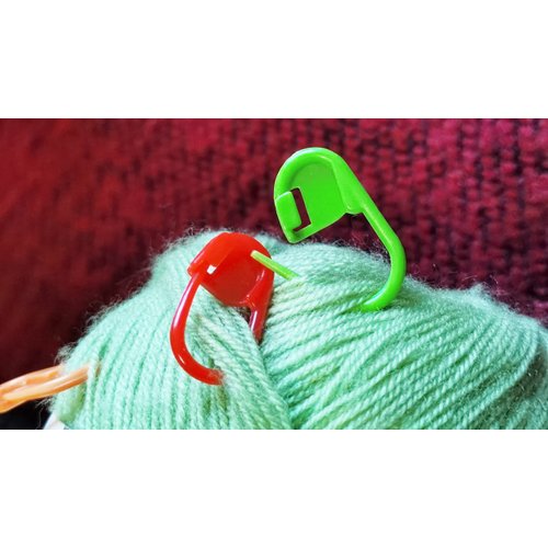 JOSDIOX 60 Pcs Stitch Markers Knitting Crochet Locking Stitch Needle Clip Counter 10 Colors Punto de ganchillo de bloqueo marcadores de Pun (Color Ship Randomly)