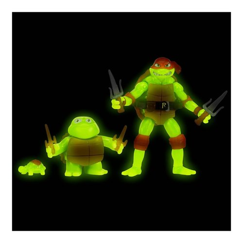 Teenage Mutant Ninja Turtles: Mutant Mayhem Making of a Ninja Raphael Action Figure 3-Pack