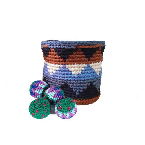 Buena ONDA Hacky Sack Mini Bag Toss Game - Canasta Ball Yippi Yappa Kit - Crocheted Mini Bag Toss Game for Kids and Adults - Color Coded Balls with Basket, Indoor/Outdoor Play - Banda