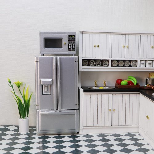 Miniature Dollhouse Fridge 1:12 Furniture Decoration Accessories Mini Refrigerator Kitchen Living Room Scene Model Ornaments (Silver)
