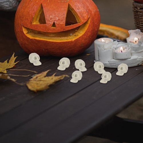 PRETYZOOM 150PCS Mini Plastic Skull Heads Miniature Skulls Halloween Decorations Realistic Skeleton Skulls for Halloween Trick Toy Accessories (0.8"x0.5")