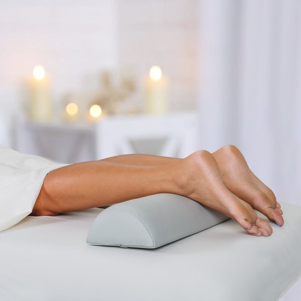 EARTHLITE Bolster Pillow Half Round – Durable Massage Bolster, 100% PU Upholstery incl. Strap Handle/Professional Quality for Massage Tables/Back Pain Relief, Sterling