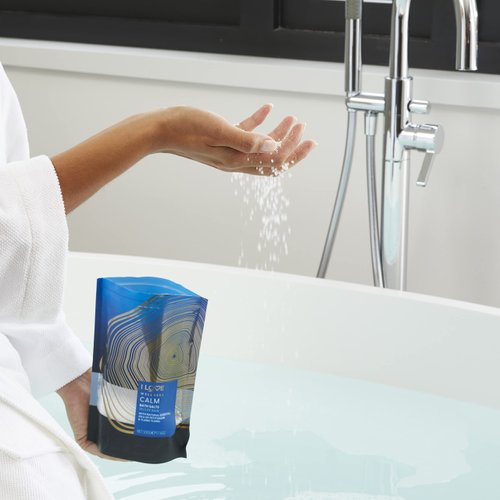I Love Wellness Calm Bath Salts, with Natural Essential Oils of Petitgrain & Ylang Ylang, Formulated with Mineral Rich Sea Salt, Made with Natural Extracts, Vegan-Friendly - 500g