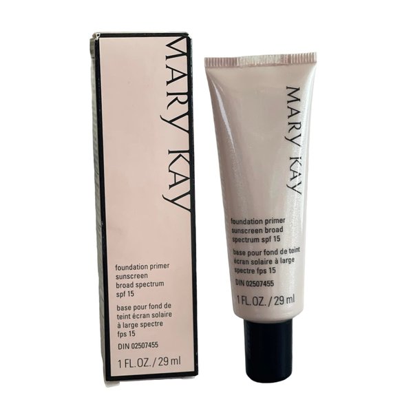 Mary Kay Foundation Primer Sunscreen Broad Spectrum SPF 15 1 fl. oz. / 29 ml